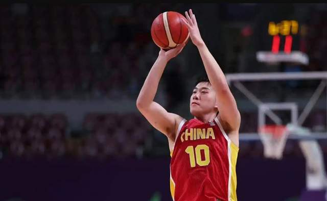 21岁核心王俊杰放弃CBA自养，转战海外追梦引发中